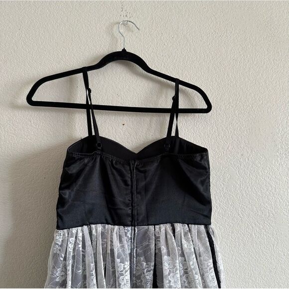 🍄 Wednesday Addams style emo/whimsy goth lace black and white dress - Picture 4 of 9